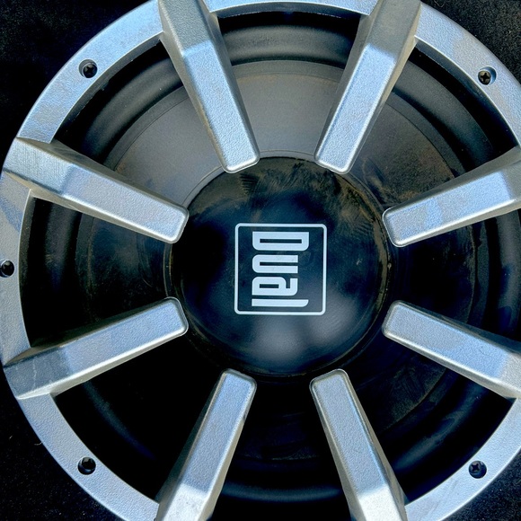 Selling my sub - Picture 1 of 1